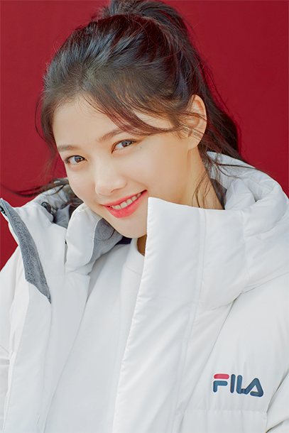 Kim Yoo Jung tái xuất rạng rỡ sau thời gian trị bệnh - Ảnh 3.