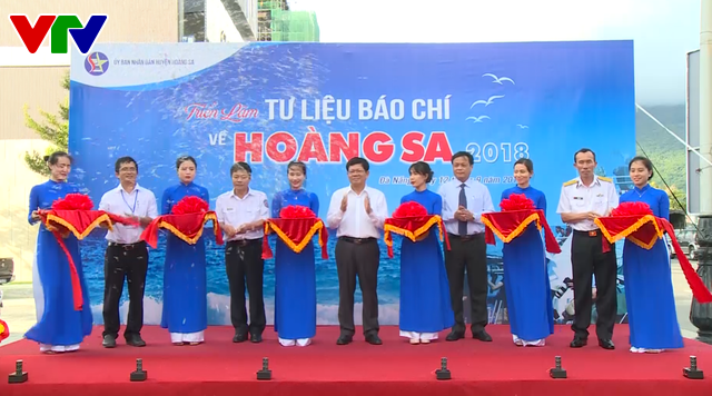 Triển lãm tư liệu báo chí về Hoàng Sa - Ảnh 1.