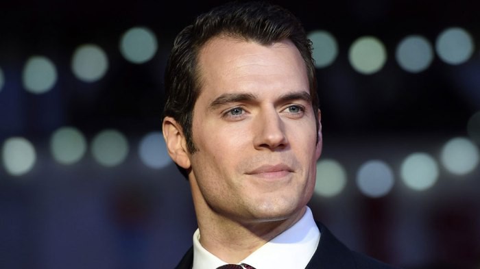 Henry Cavill tuyên bố từ bỏ vai diễn kinh điển Superman