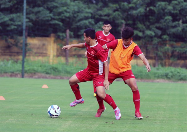 ĐT U19 Việt Nam lên đường sang Qatar tham dự Cúp Tứ Hùng  - Ảnh 2.