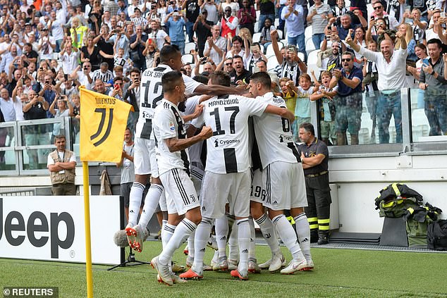 Ronaldo bật khóc sau bàn đầu tiên cho Juventus ở Serie A - Ảnh 3.