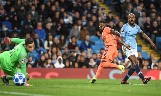 Man City thua sốc Lyon không phải vì Pep Guardiola - Ảnh 1.