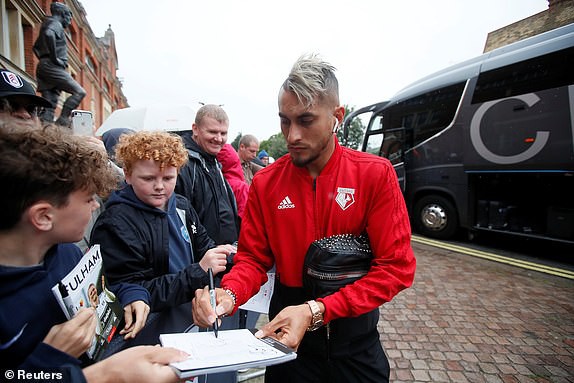 1537612438519_lc_galleryImage_Soccer_Football_Premier_L