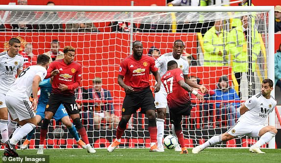 VIDEO Tân binh Fred lần đầu lập công cho Man Utd - Ảnh 2.