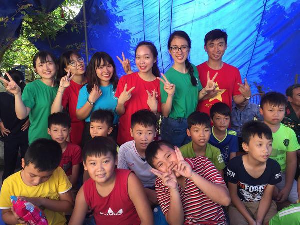 Đoàn đại biểu SSEAYP Việt Nam mang niềm vui tới bệnh nhân và trẻ em cơ nhỡ - Ảnh 1.