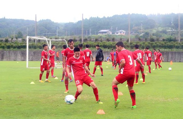 U19 Việt Nam giao hữu với U19 Trung Quốc trước thềm VCK U19 châu Á 2018 - Ảnh 2.