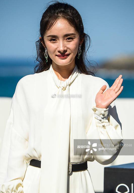 Dương Mịch lộ dấu hiệu tuổi t&aacute;c trong ảnh mới - Ảnh 6.