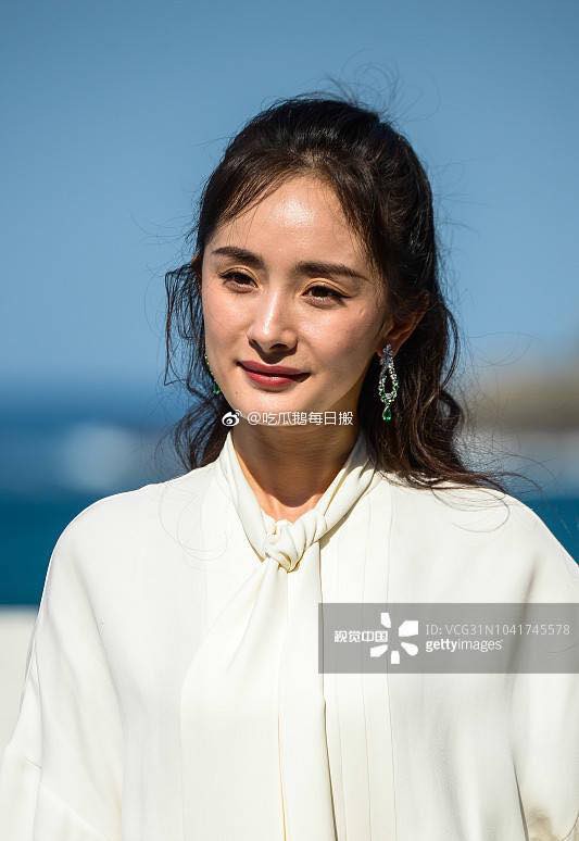 Dương Mịch lộ dấu hiệu tuổi t&aacute;c trong ảnh mới - Ảnh 5.