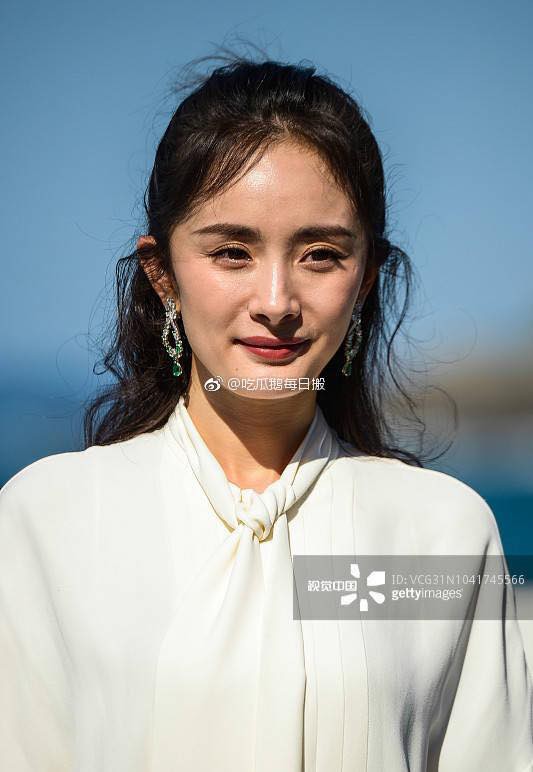 Dương Mịch lộ dấu hiệu tuổi t&aacute;c trong ảnh mới - Ảnh 4.