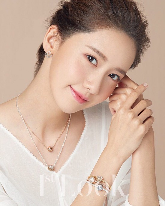 Khó rời mắt khỏi YoonA (SNSD) trong bộ ảnh mới - Ảnh 2.