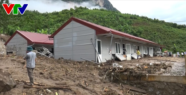 Thanh Hóa: Mường Lát vẫn bị cô lập do mưa lũ và sạt lở đất - Ảnh 4.