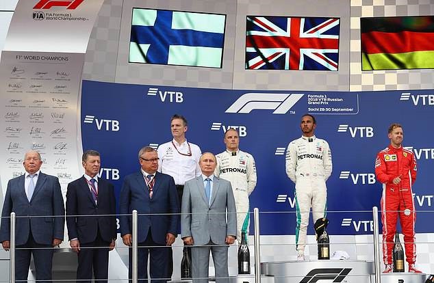 Đua xe F1: Về nhất chặng đua Sochi, Lewis Hamilton tiến sát ngôi vô địch thế giới - Ảnh 4.