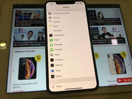 Cách sử dụng 2 SIM cùng lúc trên iPhone XS Max quốc tế - Ảnh 1.