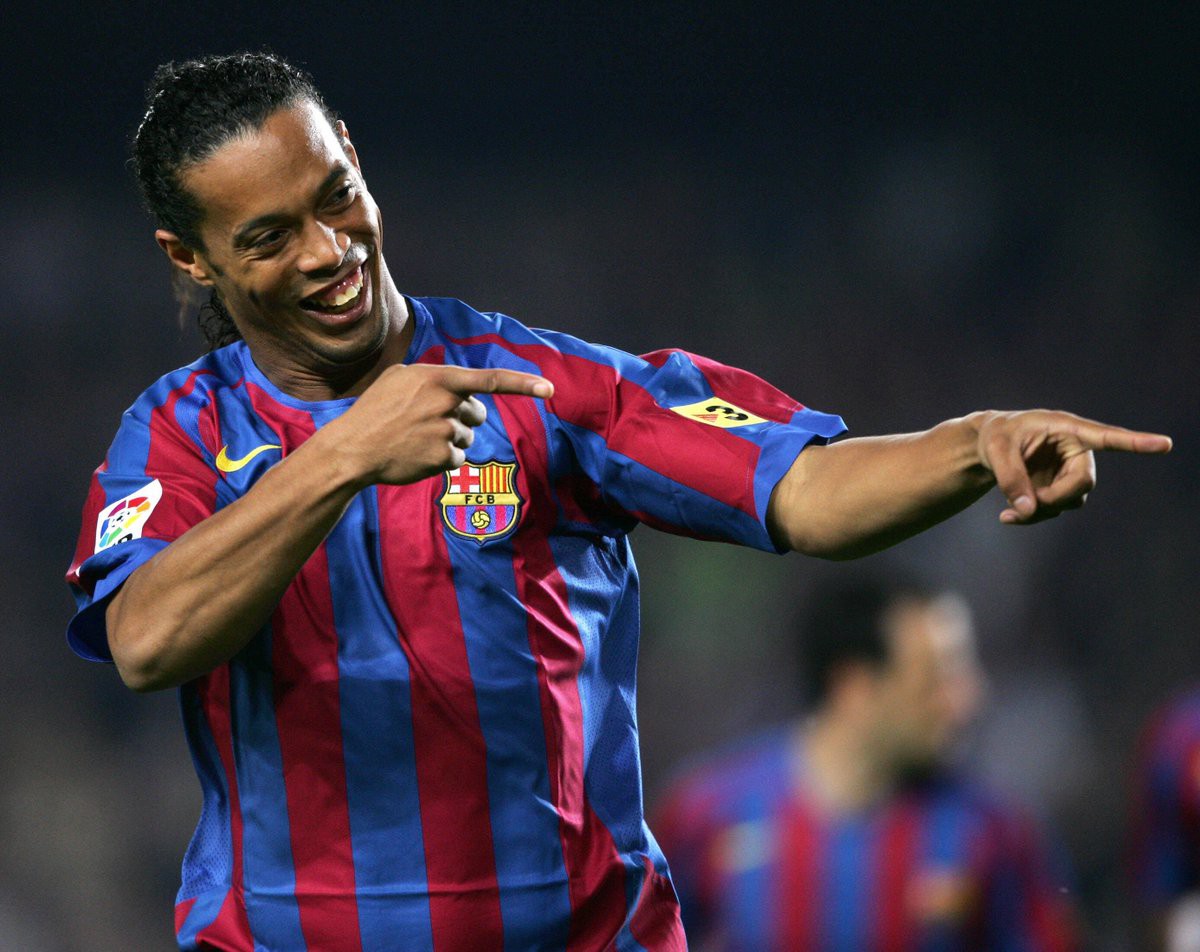 Bóng đá là hành trình thỏa niềm vui: Thế giới từng có một Ronaldinho như thế - Ảnh 13.