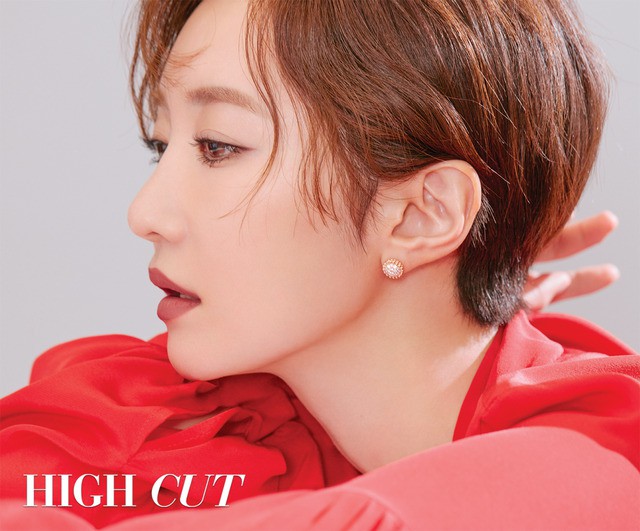 Park Shin Hye giản dị khó tin, Go Joon Hee sang chảnh hết phần - Ảnh 2.