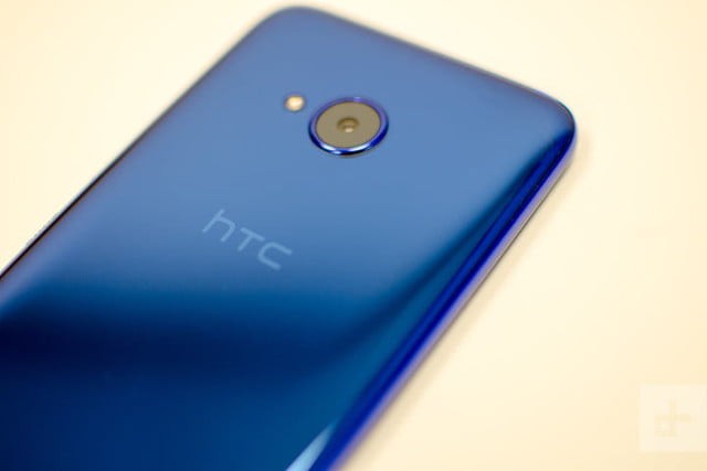 HTC sẽ ra mắt HTC U11 Eyes  v&agrave;o ng&agrave;y 15/1 - Ảnh 1.