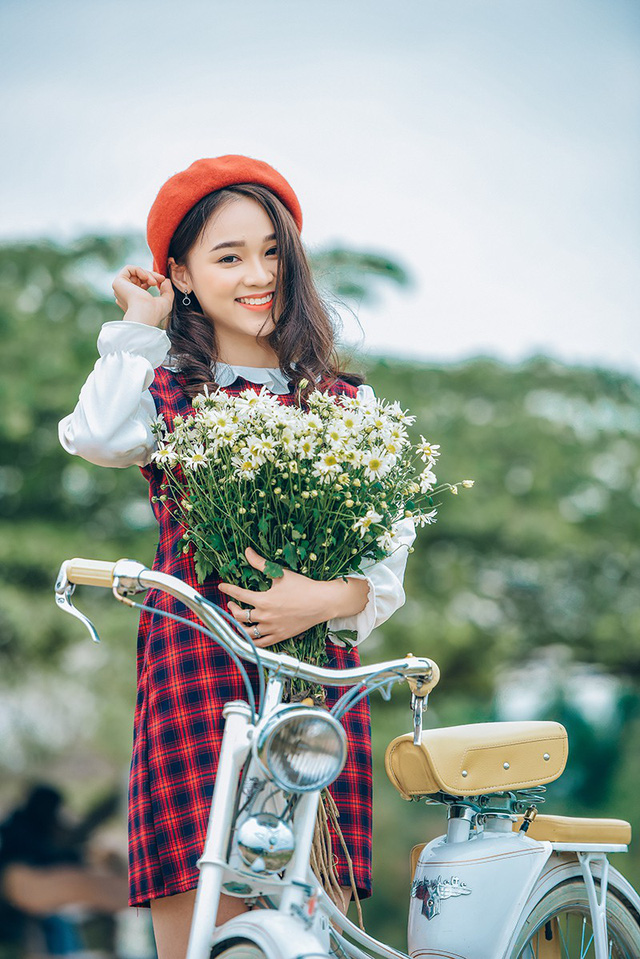 Vẻ thanh tân rạng ngời của cô lớp trưởng tuổi 17 bẻ gãy sừng trâu - Ảnh 14. Vẻ thanh tân rạng ngời của cô lớp trưởng tuổi 17 bẻ gãy sừng trâu - Ảnh 14.