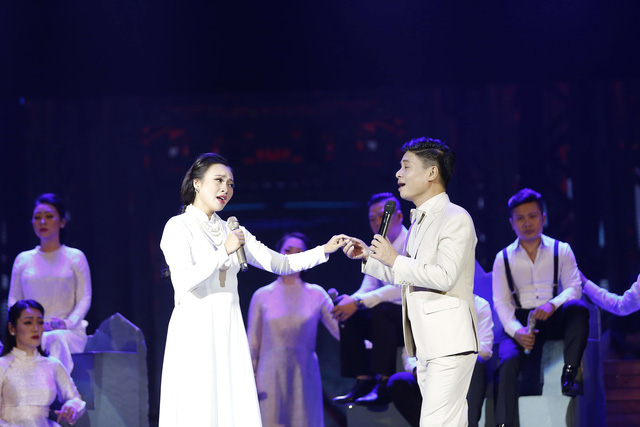 Diva Mỹ Linh bị run v&agrave; căng thẳng khi song ca với NSƯT Tấn Minh - Ảnh 22.