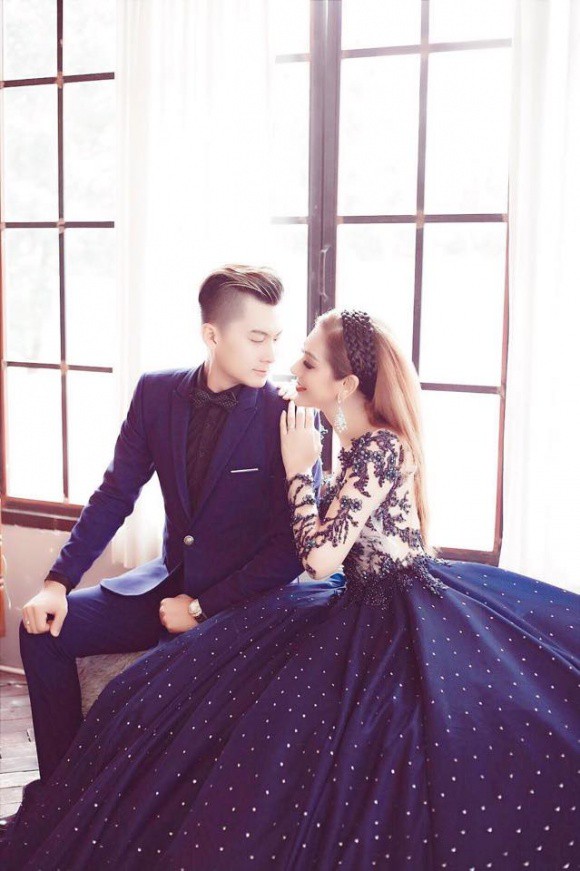 L&acirc;m Kh&aacute;nh Chi h&eacute; lộ thiệp cưới v&agrave; chi tiền tỷ cho v&aacute;y cưới - Ảnh 12.