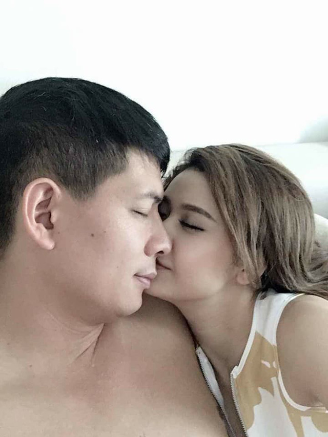 Lộ ảnh tình tứ của MC Bình Minh và Trương Quỳnh Anh gây xôn xao showbiz - Ảnh 2. Lộ ảnh tình tứ của MC Bình Minh và Trương Quỳnh Anh gây xôn xao showbiz - Ảnh 2.