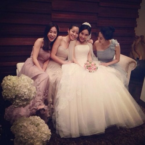 Lễ cưới “hot” nhất showbiz Châu Á chỉ tốn… 40 triệu đồng - Ảnh 6. Lễ cưới “hot” nhất showbiz Châu Á chỉ tốn… 40 triệu đồng - Ảnh 6.