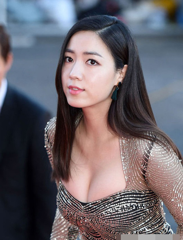 Những người đẹp một ph&uacute;t nổi như cồn nhờ cảnh khoe th&acirc;n - Ảnh 22.