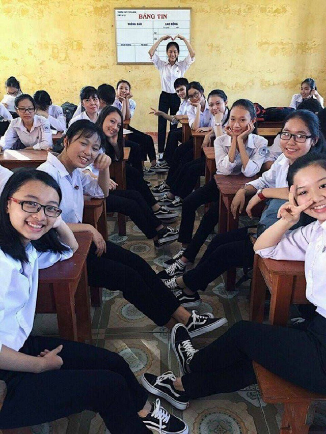 Học sinh Hải Phòng đạt chuẩn “lớp người ta” nhờ... giày tập thể - Ảnh 2. Học sinh Hải Phòng đạt chuẩn “lớp người ta” nhờ... giày tập thể - Ảnh 2.