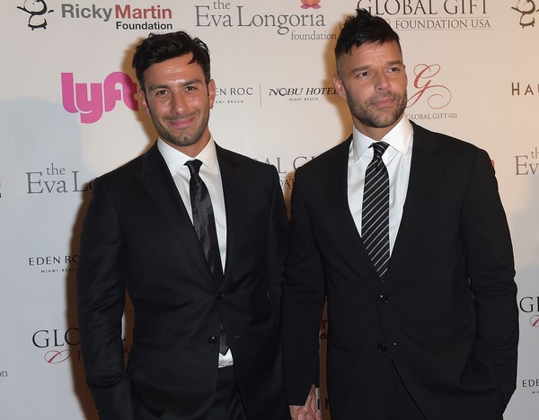 Ricky Martin hạnh phúc sánh đôi bạn trai - Ảnh 2.