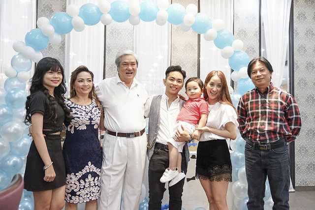 Kh&aacute;nh Thi tiết lộ cuộc sống với chồng k&eacute;m 12 tuổi, l&agrave;m d&acirc;u nh&agrave; đại gia - Ảnh 4.