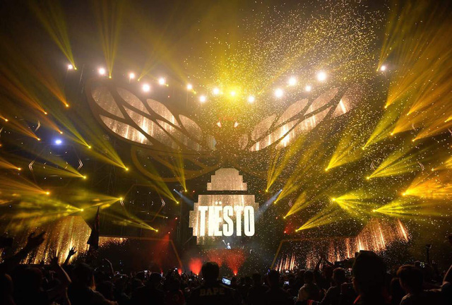 Giới trẻ Hà Thành bùng nổ với âm nhạc Tiesto - Ảnh 2. Giới trẻ Hà Thành bùng nổ với âm nhạc Tiesto - Ảnh 2.