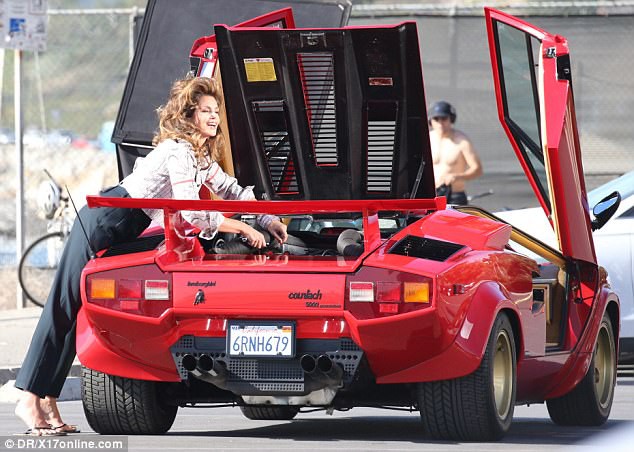 Cindy Crawford: 51 tuổi vẫn rất cuốn hút - Ảnh 6. Cindy Crawford: 51 tuổi vẫn rất cuốn hút - Ảnh 6.