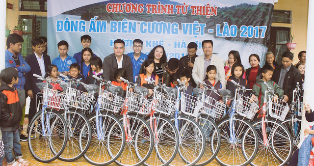 Sinh viên Nghệ Tĩnh mang hơi ấm cho bà dân tộc Chứt - Ảnh 4. Sinh viên Nghệ Tĩnh mang hơi ấm cho bà dân tộc Chứt - Ảnh 4.