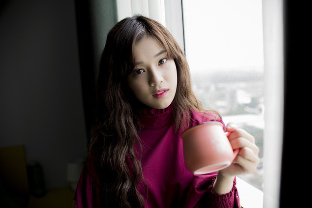 Tự sắm xế sang, đồ hiệu, nh&agrave; tiền tỷ, loạt hot girl 9x g&acirc;y &ldquo;cho&aacute;ng&rdquo; - Ảnh 14.