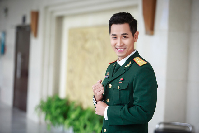Nguyên Khang mặc áo lính, đọ vẻ điển trai với Trương Nam Thành - Ảnh 4. Nguyên Khang mặc áo lính, đọ vẻ điển trai với Trương Nam Thành - Ảnh 4.