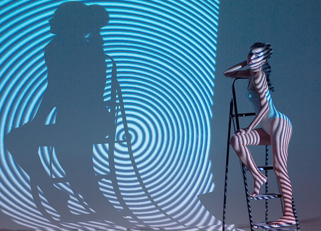 Bị ch&ecirc; xinh đẹp nhưng m&atilde;i mặc xấu, Kim Tuyến khoe v&ograve;ng 3 đẫy đ&agrave; - Ảnh 10.