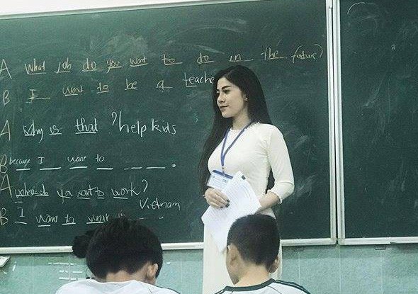 Cô giáo Anh văn xinh đẹp, biết 3 ngoại ngữ, 4 nhạc cụ - Ảnh 2.