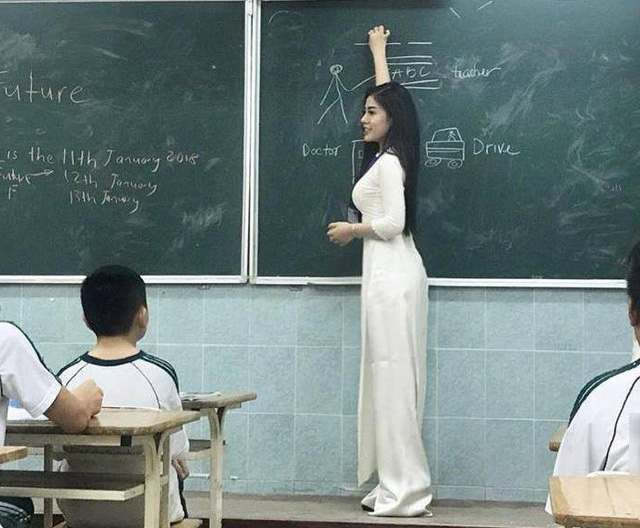 Cô giáo Anh văn xinh đẹp, biết 3 ngoại ngữ, 4 nhạc cụ - Ảnh 4.