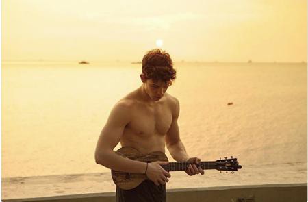 Bỏng mắt với những sao nam có thân hình sexy nhất - Ảnh 20. Bỏng mắt với những sao nam có thân hình sexy nhất - Ảnh 20.
