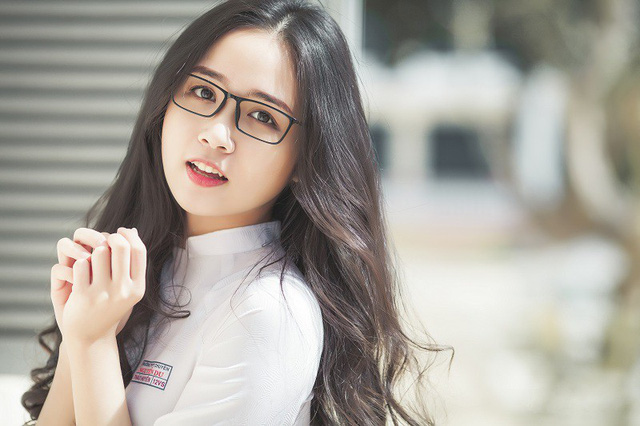 Nữ sinh 10X đẹp tựa &ldquo;thi&ecirc;n thần&rdquo; trong t&agrave; &aacute;o d&agrave;i trắng - Ảnh 18.