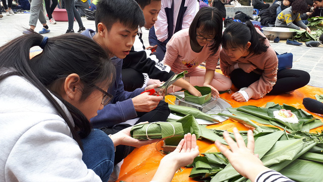 Học sinh trường Lương Thế Vinh mang ước nguyện của thầy Văn Như Cương lên miền núi - Ảnh 2.