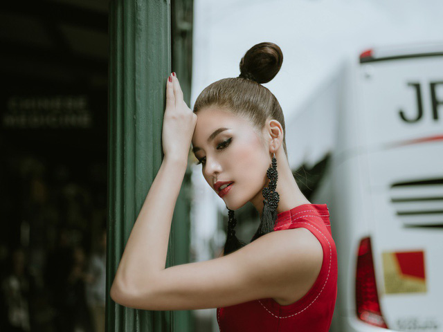Bom sexy Minh Tú diện váy xuyên thấu trên đường phố - Ảnh 2. Bom sexy Minh Tú diện váy xuyên thấu trên đường phố - Ảnh 2.