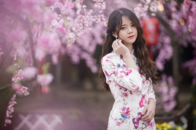 Búp bê tóc xoăn trường Ngoại thương xinh đẹp đón Xuân - Ảnh 4. Búp bê tóc xoăn trường Ngoại thương xinh đẹp đón Xuân - Ảnh 4.