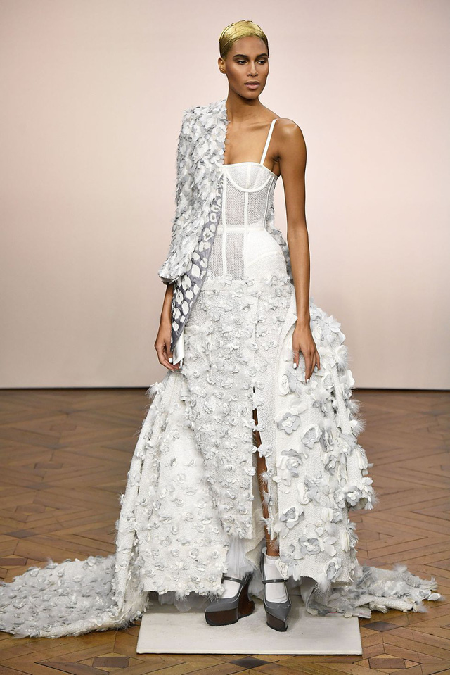 Những trang phục đẹp nhất tại tuần lễ thời trang Paris - Ảnh 28.