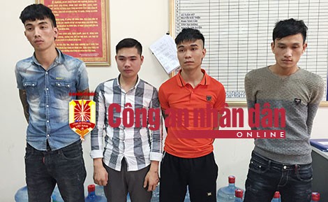 Hà Nội: Bắt giữ 4 đối tượng chém cô gái, cướp xe Piaggio - Ảnh 2.