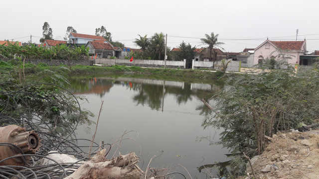 Bàng hoàng phát hiện nữ sinh lớp 11 tử vong dưới ao nước gần nhà - Ảnh 2. Bàng hoàng phát hiện nữ sinh lớp 11 tử vong dưới ao nước gần nhà - Ảnh 2.