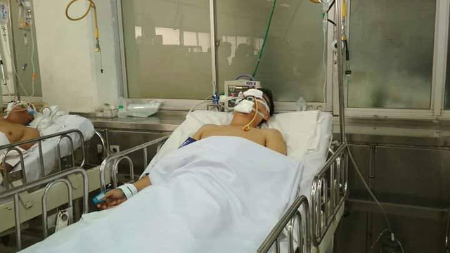 Thượng úy CSGT bị tông nguy kịch khi dừng xe vi phạm - Ảnh 2. Thượng úy CSGT bị tông nguy kịch khi dừng xe vi phạm - Ảnh 2.