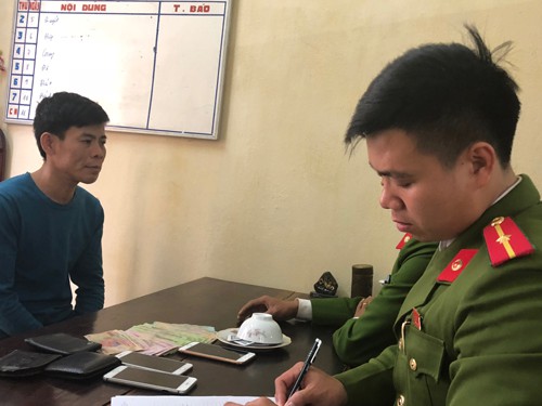 Liên tục bị bắt vì đánh bạc vẫn “ngựa quen đường cũ” - Ảnh 2. Liên tục bị bắt vì đánh bạc vẫn “ngựa quen đường cũ” - Ảnh 2.