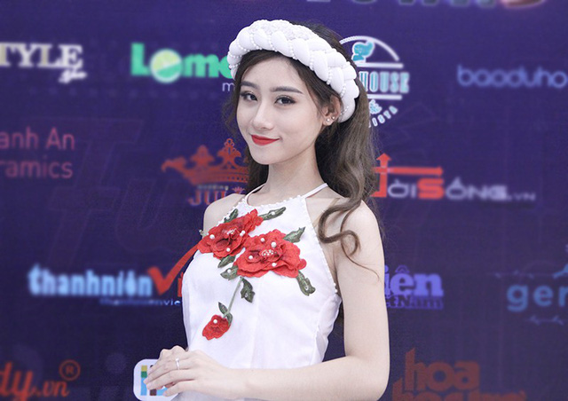 Tài năng múa của nữ sinh sở hữu vòng eo con kiến - Ảnh 14. Tài năng múa của nữ sinh sở hữu vòng eo con kiến - Ảnh 14.