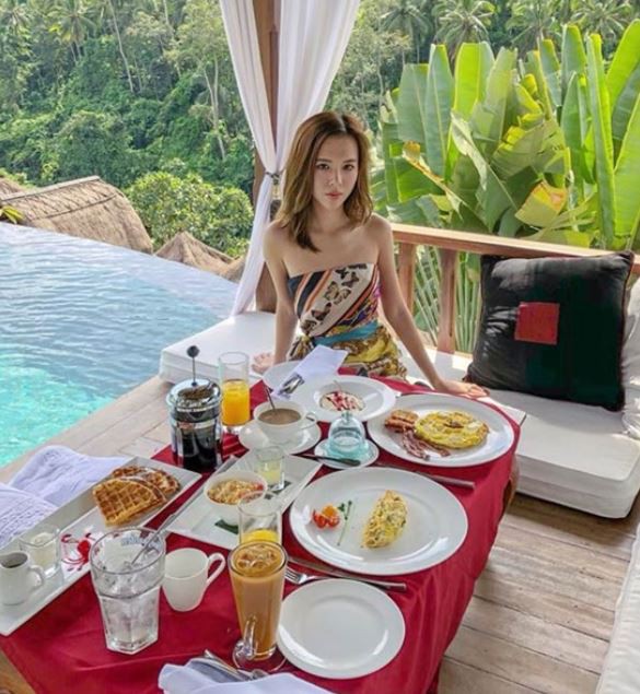 Lộ diện thiếu nữ Hà Thành đẹp nảy lửa trong Hội con nhà giàu - Ảnh 16. Lộ diện thiếu nữ Hà Thành đẹp nảy lửa trong Hội con nhà giàu - Ảnh 16.
