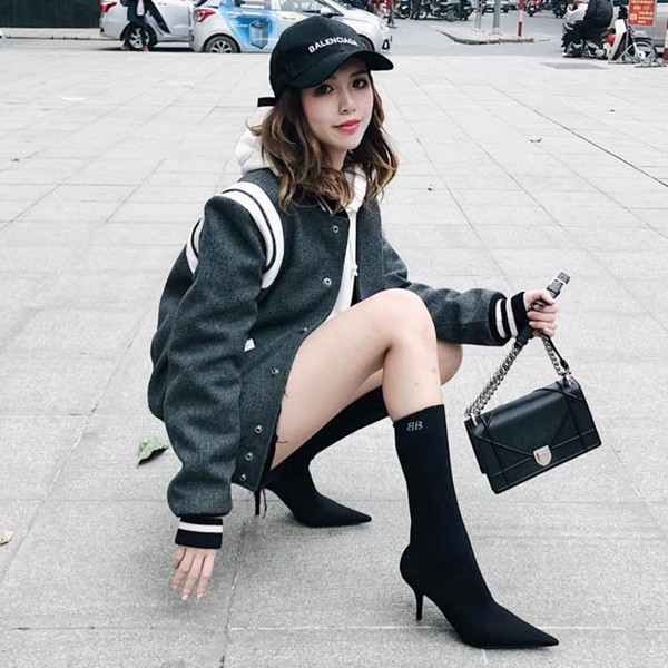 Lộ diện thiếu nữ Hà Thành đẹp nảy lửa trong Hội con nhà giàu - Ảnh 22. Lộ diện thiếu nữ Hà Thành đẹp nảy lửa trong Hội con nhà giàu - Ảnh 22.